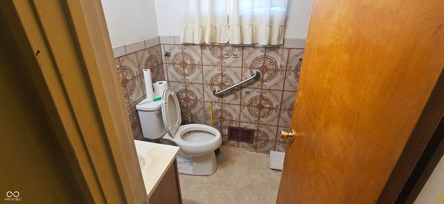 5702 E 40th Street, Indianapolis, IN 46226