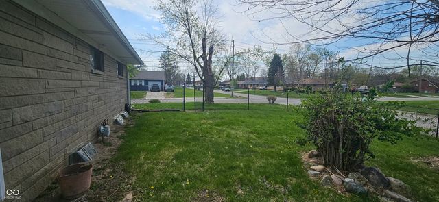5702 E 40th Street, Indianapolis, IN 46226