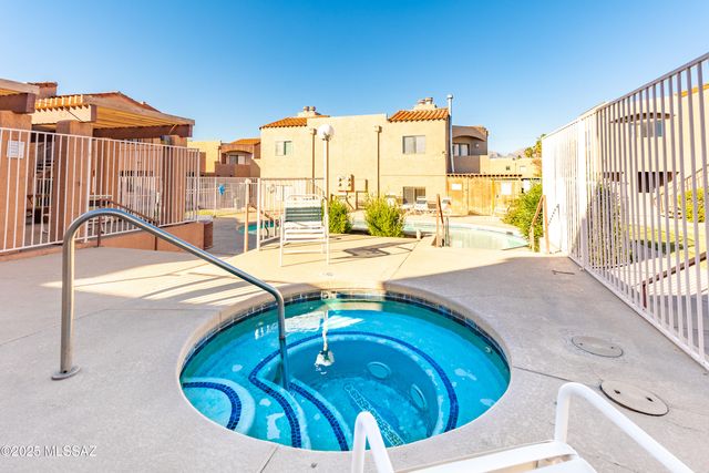 1745 E Glenn St Apt 121, Tucson, AZ 85719