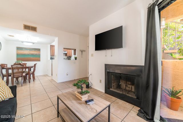 1745 E Glenn St Apt 121, Tucson, AZ 85719