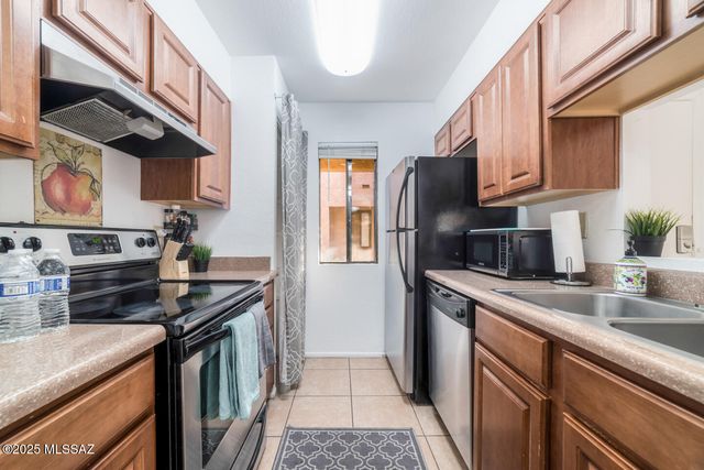 1745 E Glenn St Apt 121, Tucson, AZ 85719