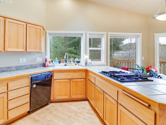 3252 Ne 50TH St, Lincoln City, OR 97367