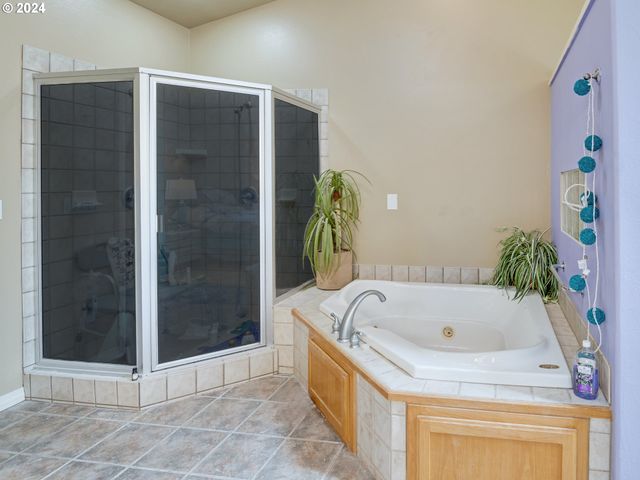 3252 Ne 50TH St, Lincoln City, OR 97367