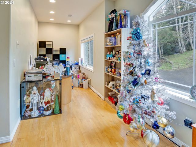 3252 Ne 50TH St, Lincoln City, OR 97367