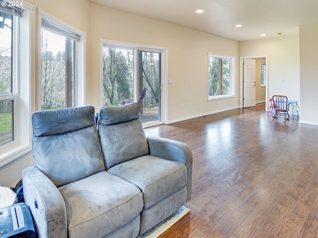 3252 Ne 50TH St, Lincoln City, OR 97367