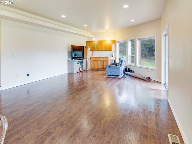 3252 Ne 50TH St, Lincoln City, OR 97367