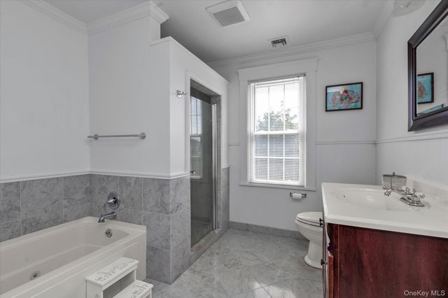 33 Adams Street, East Rockaway, NY 11518
