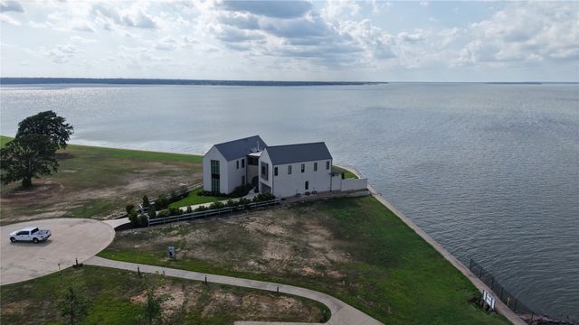 120 Mary Court, Gun Barrel City, TX 75156