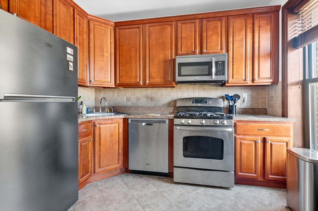 289 Putnam Avenue, New York City, NY 11216