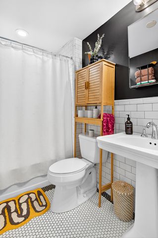 289 Putnam Avenue, New York City, NY 11216