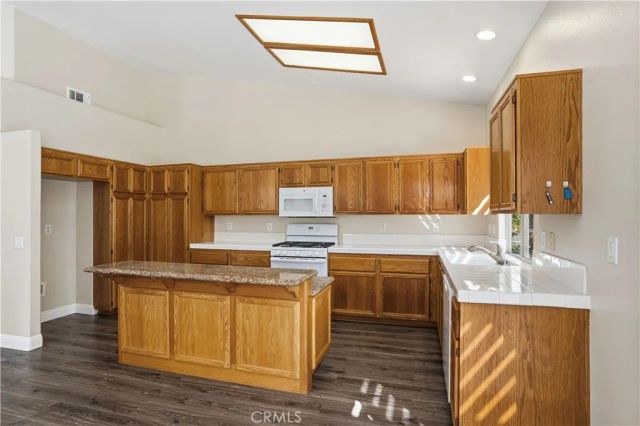 1303 Carriage Lane, Corona, CA 92878