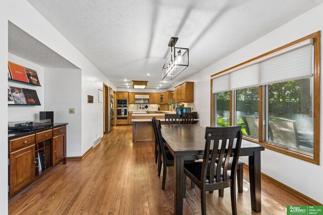 1209 Cottonwood Circle, Papillion, NE 68133