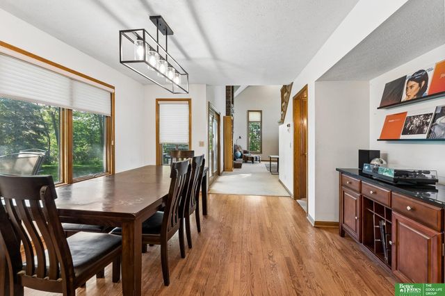 1209 Cottonwood Circle, Papillion, NE 68133