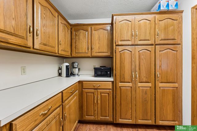 1209 Cottonwood Circle, Papillion, NE 68133