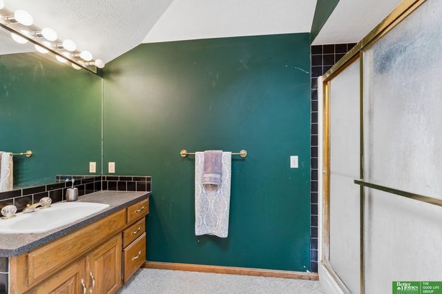 1209 Cottonwood Circle, Papillion, NE 68133
