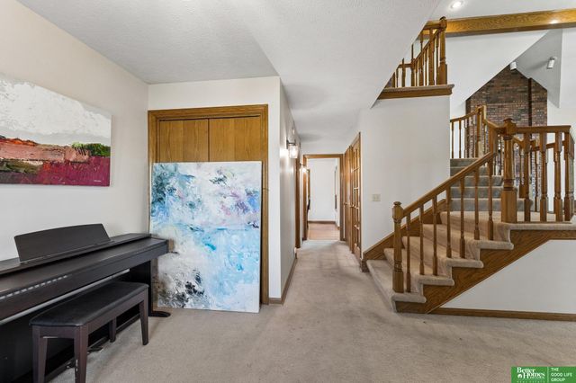 1209 Cottonwood Circle, Papillion, NE 68133