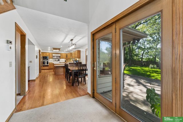 1209 Cottonwood Circle, Papillion, NE 68133