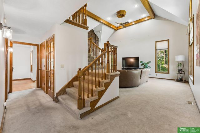 1209 Cottonwood Circle, Papillion, NE 68133