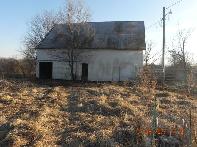 1600 HWY 124, Hallsville, MO 65255