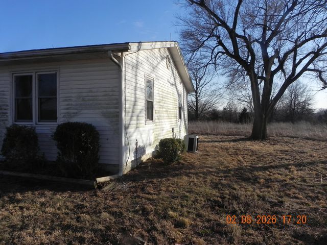 1600 HWY 124, Hallsville, MO 65255