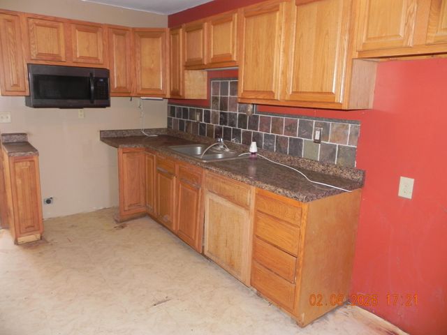 1600 HWY 124, Hallsville, MO 65255