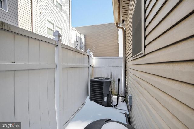 1935 W GEORGE ST, Philadelphia, PA 19130