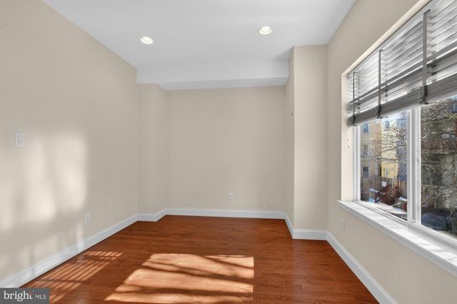 1935 W GEORGE ST, Philadelphia, PA 19130