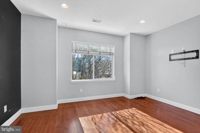 1935 W GEORGE ST, Philadelphia, PA 19130