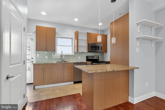 1935 W GEORGE ST, Philadelphia, PA 19130