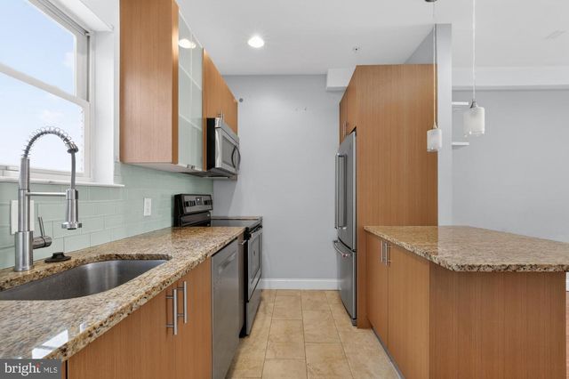 1935 W GEORGE ST, Philadelphia, PA 19130