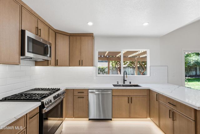 206 Cedar Heights Drive, Thousand Oaks, CA 91360