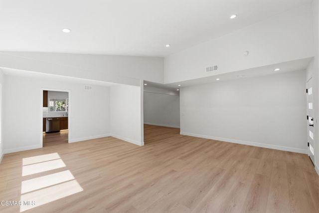206 Cedar Heights Drive, Thousand Oaks, CA 91360