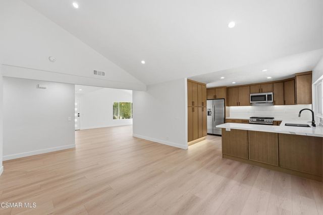 206 Cedar Heights Drive, Thousand Oaks, CA 91360