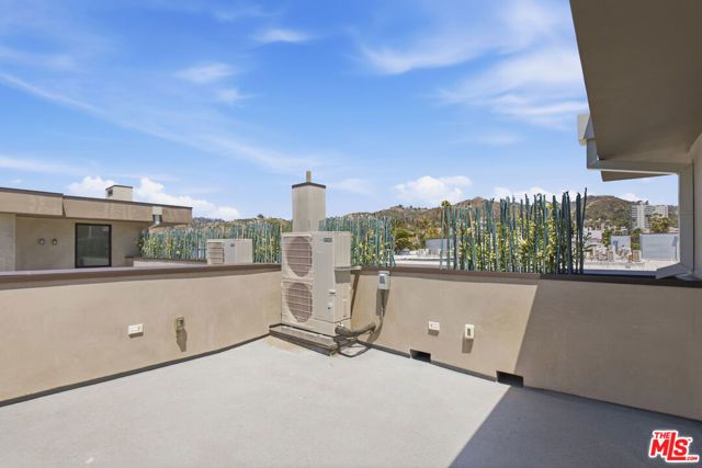 1434 N Poinsettia Place 307, Los Angeles, CA 90046