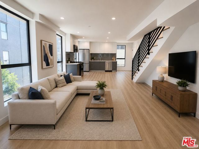 1434 N Poinsettia Place 307, Los Angeles, CA 90046