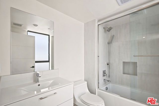 1434 N Poinsettia Place 307, Los Angeles, CA 90046