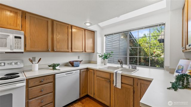 6614 113th Place SE, Bellevue, WA 98006