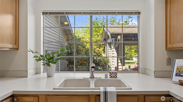6614 113th Place SE, Bellevue, WA 98006