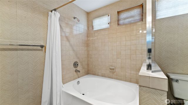 6614 113th Place SE, Bellevue, WA 98006