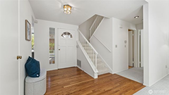 6614 113th Place SE, Bellevue, WA 98006
