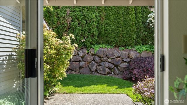 6614 113th Place SE, Bellevue, WA 98006