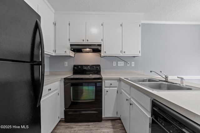 300 Lake Road A & B, Greenville, NC 27834