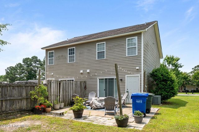 300 Lake Road A & B, Greenville, NC 27834