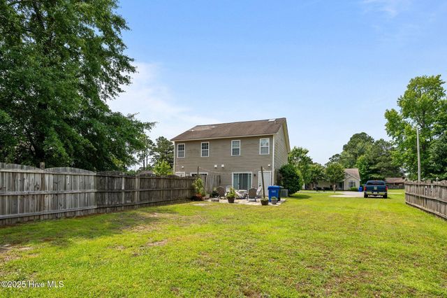 300 Lake Road A & B, Greenville, NC 27834