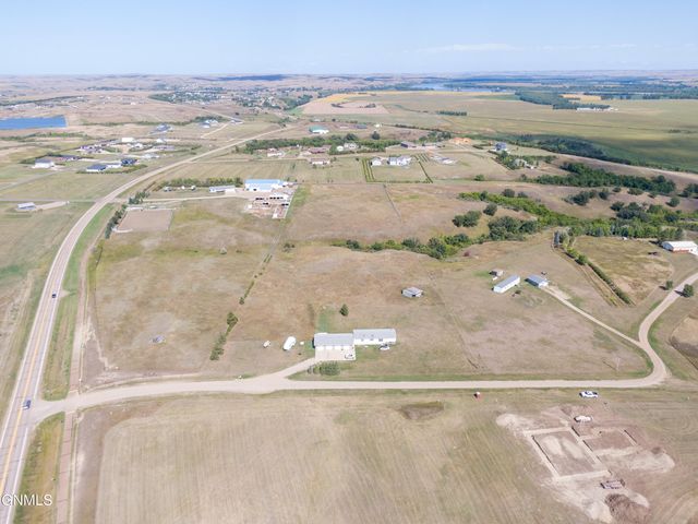 2345 Jessica Drive N, Mandan, ND 58554 property photo
