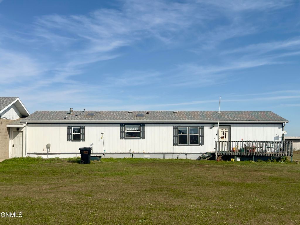 2345 Jessica Drive N, Mandan, ND 58554 photo 4