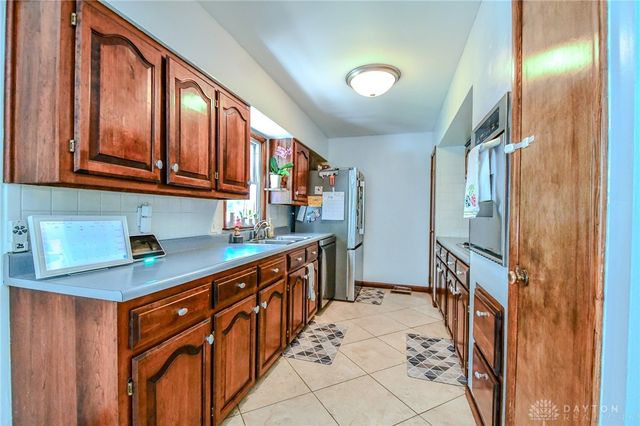 11 Ironwood Drive, Dayton, OH 45449