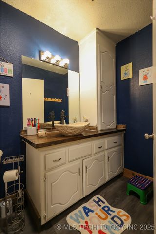 1366 Case, Sulphur, OK 73086