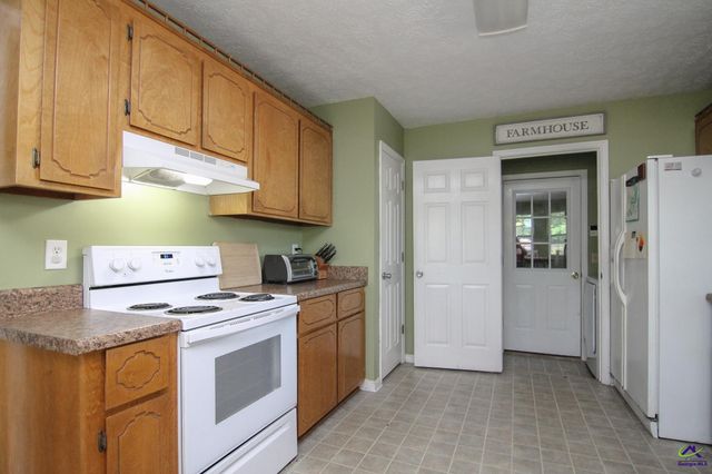 604 Gateway Drive, Bonaire, GA 31005