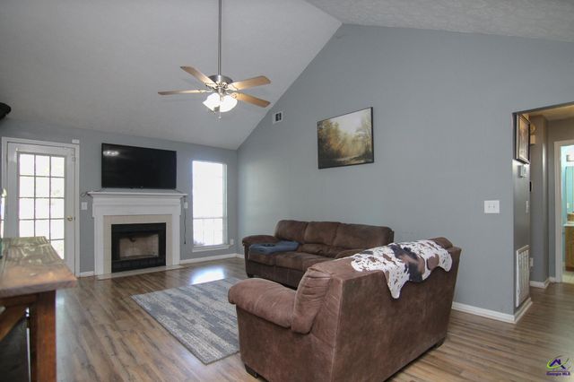 604 Gateway Drive, Bonaire, GA 31005